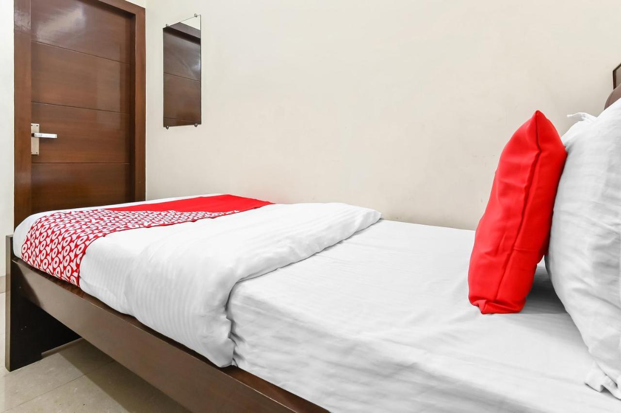 Oyo 49672 Hotel Galaxy Морадабад Екстериор снимка
