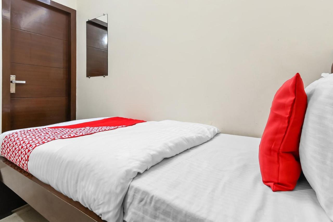 Oyo 49672 Hotel Galaxy Морадабад Екстериор снимка